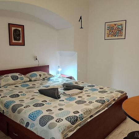 בראשוב Central Studio In Historic Center מראה חיצוני תמונה